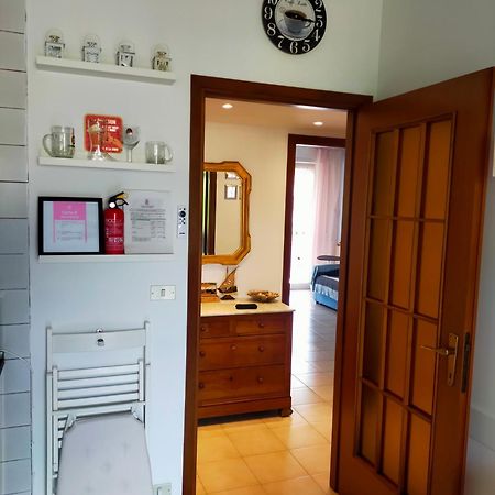 Appartamento Riviera Trilocale Wifi E Parcheggio Privato Ventimiglia Bagian luar foto