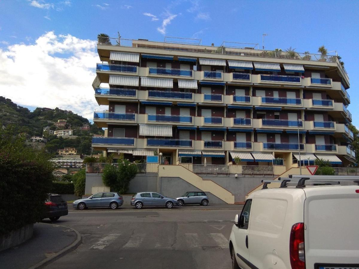 Appartamento Riviera Trilocale Wifi E Parcheggio Privato Ventimiglia Bagian luar foto