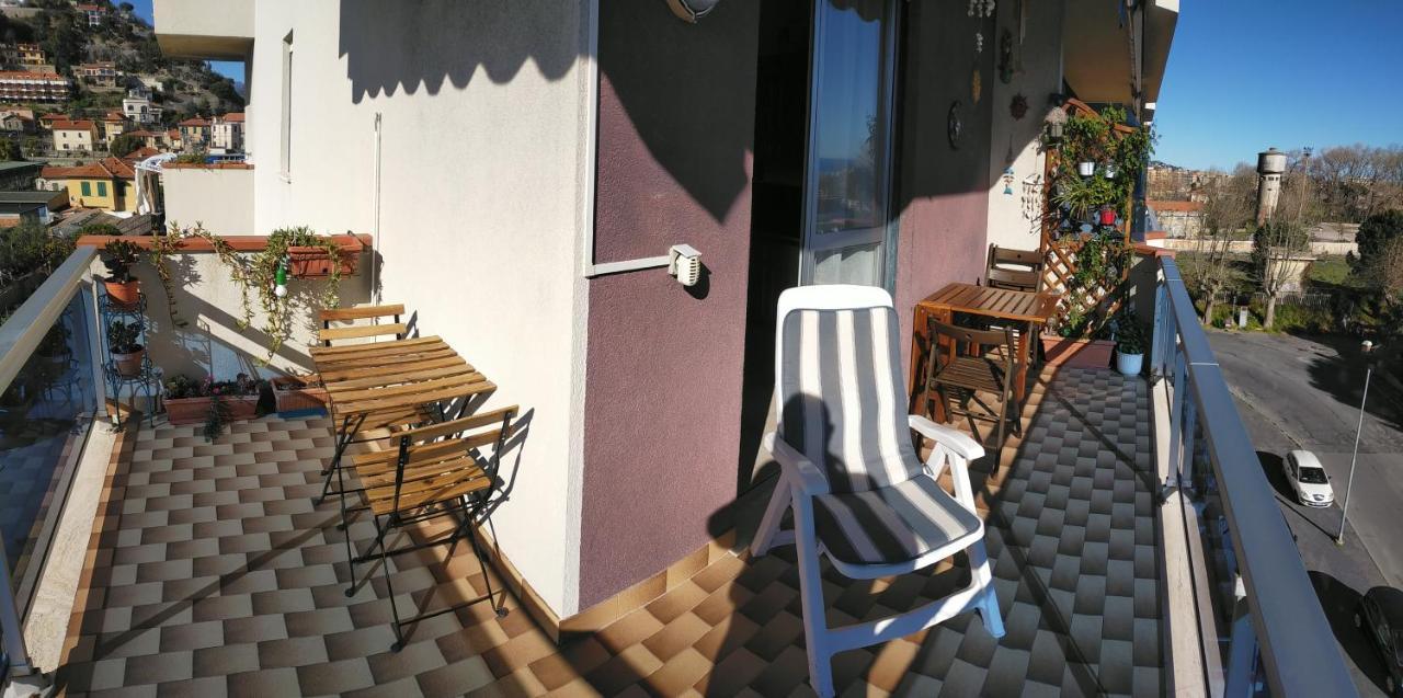 Appartamento Riviera Trilocale Wifi E Parcheggio Privato Ventimiglia Bagian luar foto